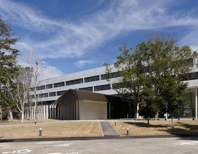 巴黎萨克雷大学